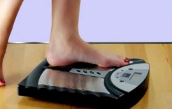 تحاكي «أوزمبيك»... ما فعالية اللصقات التي تعد بفقدان الوزن بسهولة؟