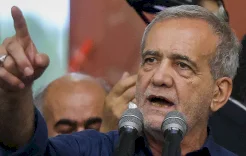 الرئيس الإيراني: المحادثات مع واشنطن "خطوة إلى الأمام" ونرفض لغة الضغط