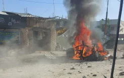 إصابات باستهداف مركبة وسط قصف مناطق شرقي قطاع غزة