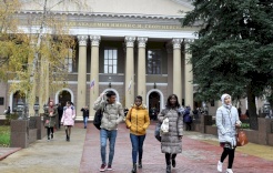 روسيا: تعليق قبول الطلاب السوريين في الجامعات مؤقتاً