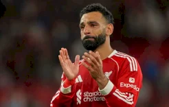 مدافع ليفربول: صلاح أراد تدمير الفريق وتنفيذ أجندته.. وأعرفه جيداً