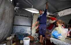 UNRWA: Rain Increases the Difficulty of Conditions in Gaza and Families Resort to Any Available Shelters