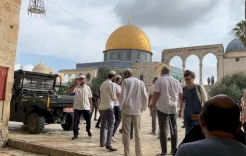 מתנחלים פורצים למסגד אל-אקשא