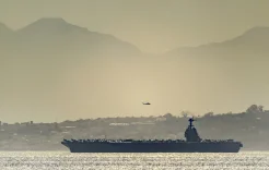 صحف عالمية: أزمة صرف صحي بحاملة طائرات أمريكية وبحارتها يريدون الاستقالة