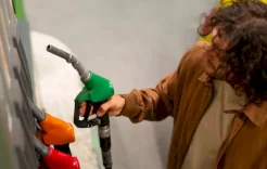 لماذا نتوقف أحيانا لنستنشق رائحة البنزين أو المطر؟