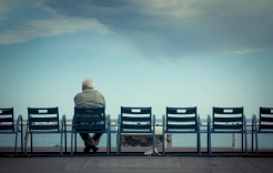 سبب المعاناة من الوحدة المزمنة.. علم النفس يفسر