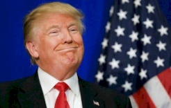 يدفعها من ماله الخاص.. "هدية غريبة" من ترامب تثير التساؤلات