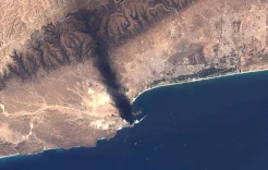 هجوم بـ«مُسيِّرتين» يُصيب عاملاً في ميناء صلالة العُماني