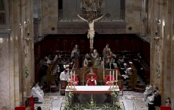 "لأول مرة منذ قرون": الاحتلال يمنع قداس أحد الشعانين في كنيسة القيامة بالقدس