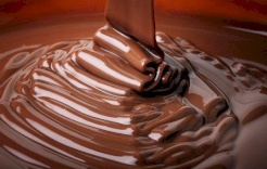 اكتشف  كيف يتم صنع الشوكولاتة اللذيذة
