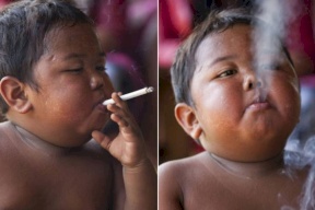 صور|هل تذكرون ابن السنتين المدمن على التدخين.. هكذا أصبح بعد7  أعوام!!