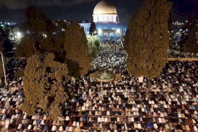 300 ألف مصلّ ٍ أحيوا ليلة القدر في المسجد الأقصى