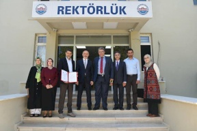  ابوكشك يوقع اتفاقية تعاون طبية مع اعرق جامعة تركية