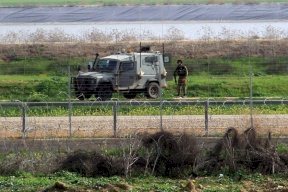 الاحتلال يعتقل شابين على الحدود شرق رفح