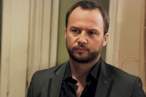 صور| قبلة مكسيم خليل لزوجته سوسن ارشيد تشعل مواقع التواصل
