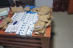 صور/ طريقة جديدة لتهريب السجائر