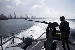 الاحتلال يستهدف مراكب الصيادين في غزة 