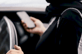فيديو| لحظة إلقاء القبض على سائق تاكسي كريم الذي قام باغتصاب فتاة بالسعودية