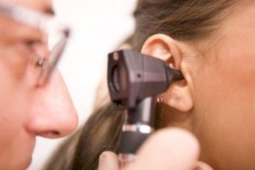 أعراض وعلاج انسداد الأذن