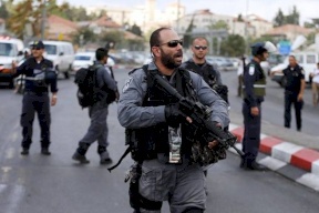 القدس: الاحتلال يعتدي على امام مسجد ويعتقله 