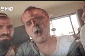 فيديو.. لحظة اعتقال طيار سوري عقب اسقاط الجيش الحر لطائرته