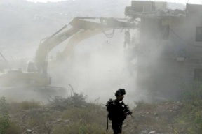 انتزاع قرار بوقف هدم 18 منزلا غرب بيت لحم