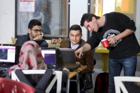 بنك فلسطين يقدم دعمه لأكاديمية البرمجة في غزة ضمن الشراكة مع Gaza Sky Geeks