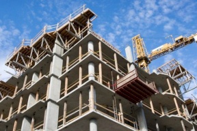 إغلاق 3 منشآت مخالفة لشروط السلامة والصحة بالخليل