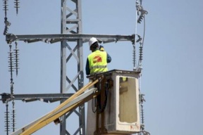 العمري: لا يحق لإسرائيل فصل التيار الكهربائي عن المشتركين