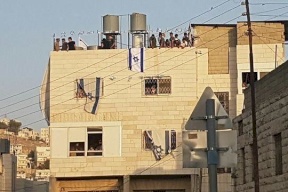 الخليل: انتزاع قرار بإخلاء المستوطنين من مبنى أبو رجب