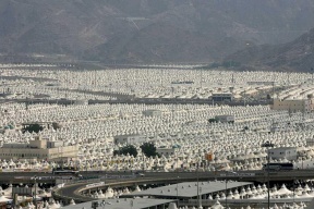 مليونا حاج في منى لقضاء يوم التروية