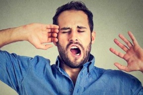 أخيراً حل اللغز.. لهذا السبب التثاؤب معدٍ!
