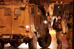 الاحتلال يشن حملة اعتقالات ومداهمات في مدن الضفة