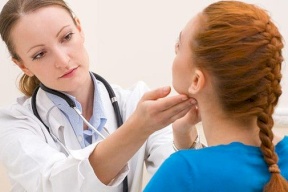 7 أعراض لمشاكل الغدة الدرقية... لا تتجاهلها مطلقاً!