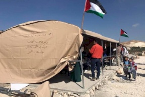 الجدار والاستيطان تحصل على أمر بعدم هدم مدرسة جب الذيب