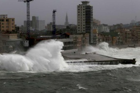 فلوريدا تتحول إلى مدينة أشباح بسبب إعصار "إيرما"