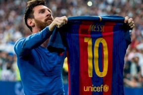 رسمياً: ميسي يجدد عقده لبرشلونة حتى 2021
