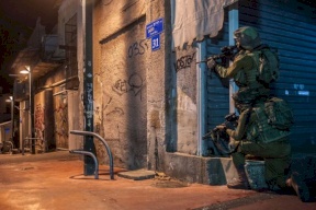 حملة اعتقالات واقتحامات في الضفة والقدس 