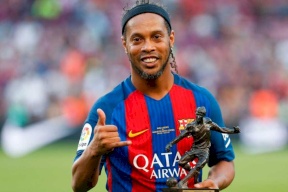 رونالدينيو العجوز قد يعود للعب في برشلونة