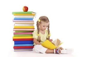 تطوير اللغة عند طفلك بحسب عمره