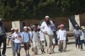 200 مستوطن يقتحمون الاقصى بلباس عسكري وتلمودي 