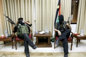 السعودية: قطر من اشعلت الفتنه بين السلطة وحماس 