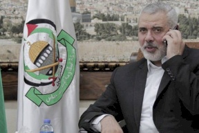 هنية يهاتف عريقات للإطمئنان على وضعه الصحي