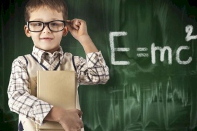 كيف تتعاملين مع الطفل الذكي؟