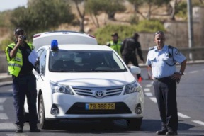 الاحتلال يواصل اغلاق طرق في العاصمة ومحيطها 