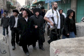 إصابة  بالغة لشاب جراء اعتداء للمستوطنين على طريق نابلس رام الله