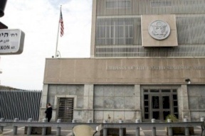 ترامب يتراجع عن نقل السفارة الامريكية الى القدس حاليا