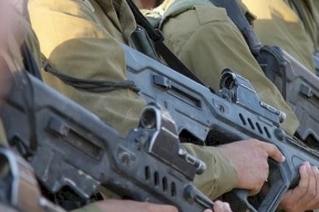 اقتحام قاعدة عسكرية إسرائيلية وسرقة وسائل قتالية