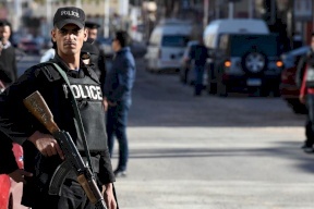 متشددون يسطون على بنك ويهاجمون كنيسة بالعريش