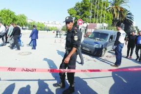 طعن ضابطين قرب البرلمان التونسي